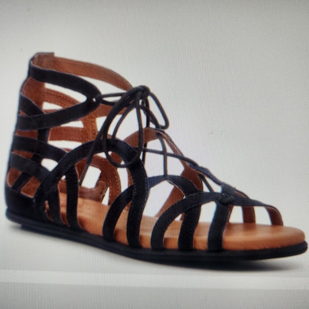 Gentle Souls by Kenneth Cole Break My Heart Sandals. Navy Blue. NIB.